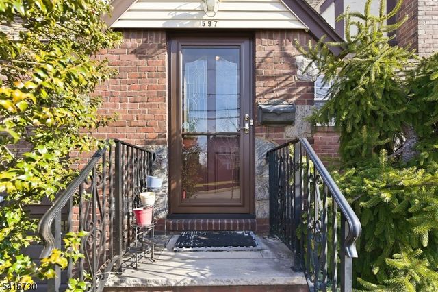 597 Penn Ave, Teaneck Twp., NJ 07666