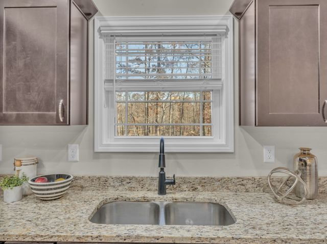 371 McElhiney Rd, Dickson, TN 37055