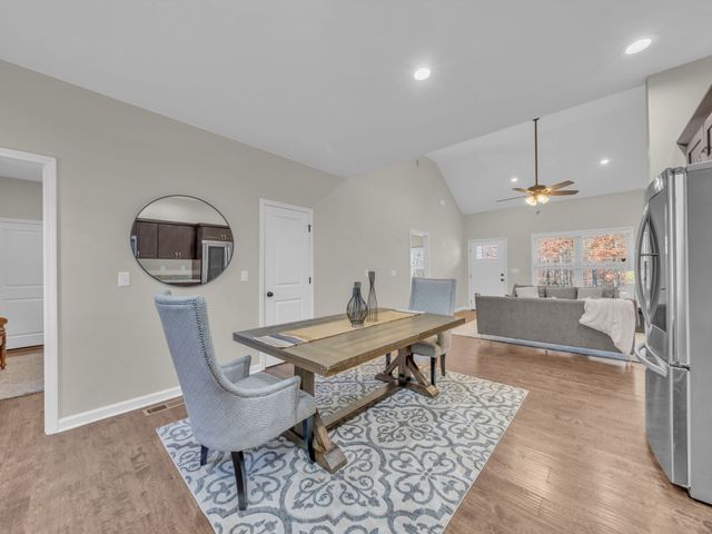 371 McElhiney Rd, Dickson, TN 37055