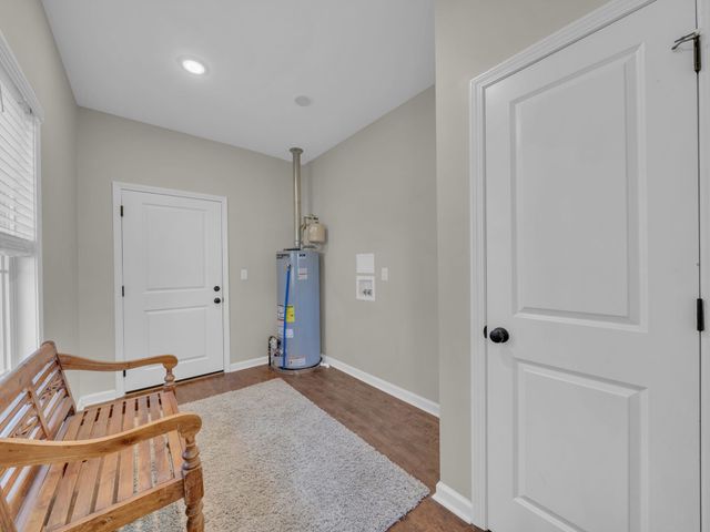 371 McElhiney Rd, Dickson, TN 37055