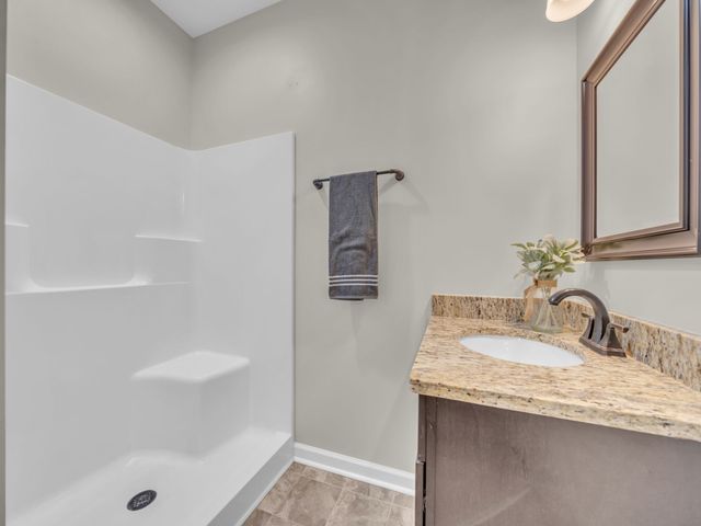 371 McElhiney Rd, Dickson, TN 37055