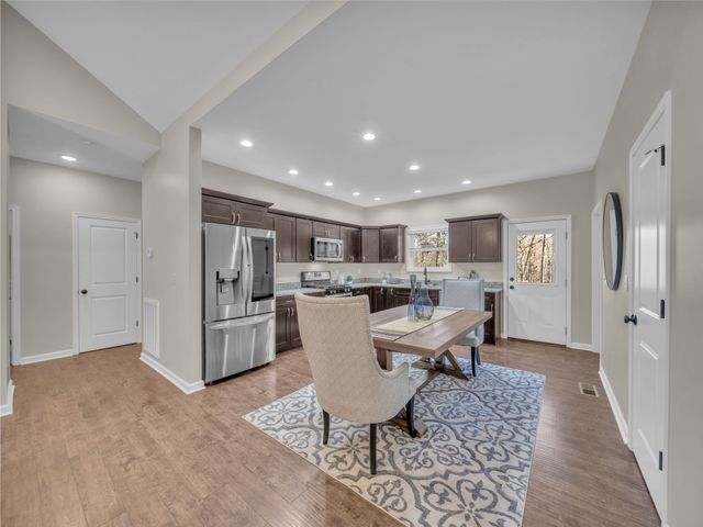 371 McElhiney Rd, Dickson, TN 37055