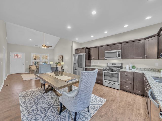 371 McElhiney Rd, Dickson, TN 37055