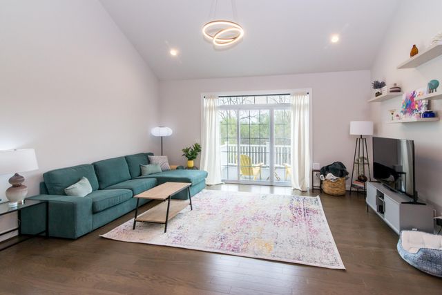 2544 Oxford Circle, Ann Arbor, MI 48103