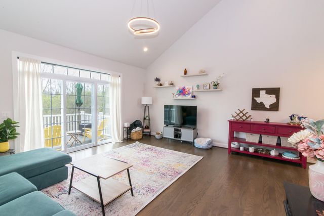 2544 Oxford Circle, Ann Arbor, MI 48103