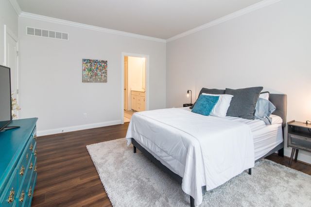2544 Oxford Circle, Ann Arbor, MI 48103