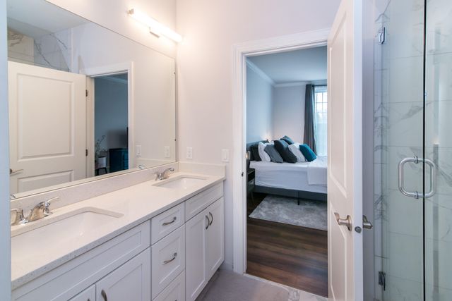 2544 Oxford Circle, Ann Arbor, MI 48103