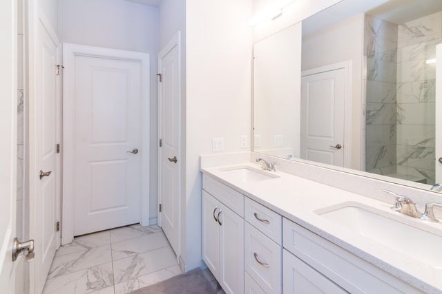 2544 Oxford Circle, Ann Arbor, MI 48103