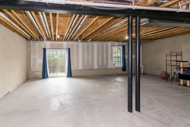 2544 Oxford Circle, Ann Arbor, MI 48103