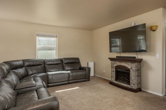 2375 LINDSBORG DRIVE, North Pole, AK 99705