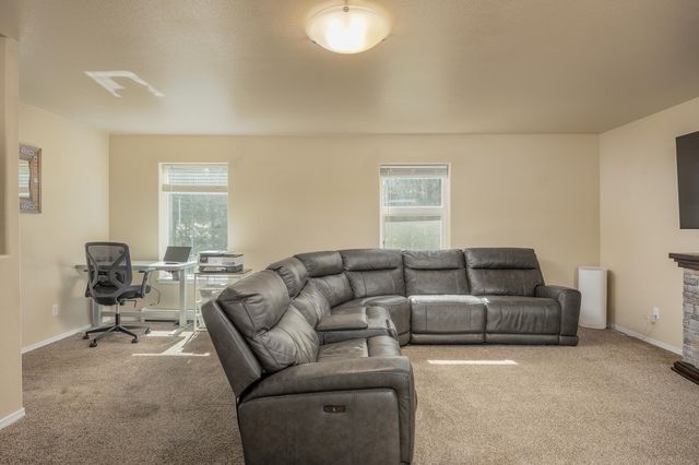 2375 LINDSBORG DRIVE, North Pole, AK 99705