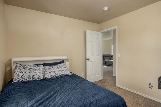 2375 LINDSBORG DRIVE, North Pole, AK 99705