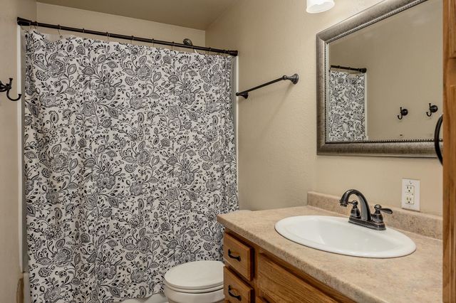 2375 LINDSBORG DRIVE, North Pole, AK 99705