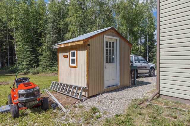 2375 LINDSBORG DRIVE, North Pole, AK 99705