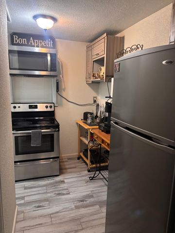 2005 S Wichita St, Wichita, KS 67213