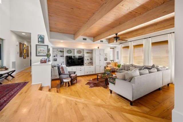 640 Casey LN, Wimberley, TX 78676