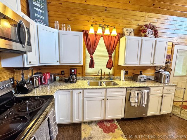 33473 Hwy 82, Cookson, OK 74427