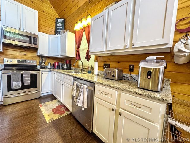 33473 Hwy 82, Cookson, OK 74427