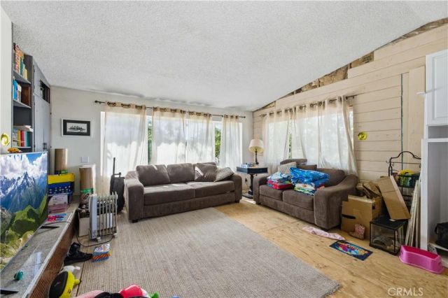 14971 Sunnydale, Lake Hughes, CA 93532