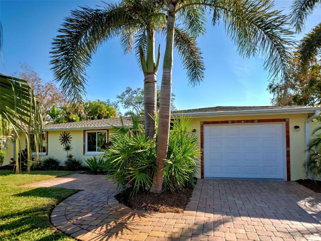 3695 SHAMROCK DRIVE, Venice, FL 34293