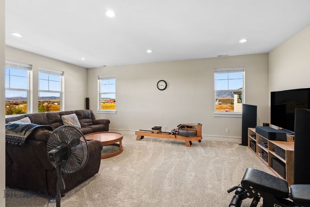 1604 Kit Carson Circle, Belgrade, MT 59714