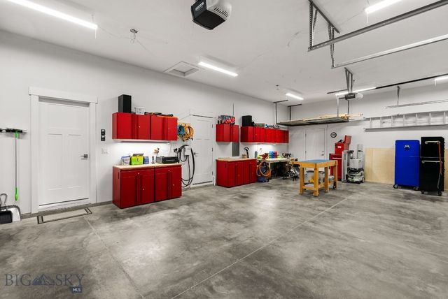 1604 Kit Carson Circle, Belgrade, MT 59714