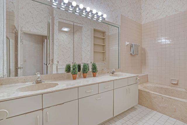7744 Lexington Club Boulevard, Delray Beach, FL 33446