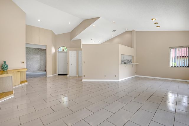 7744 Lexington Club Boulevard, Delray Beach, FL 33446