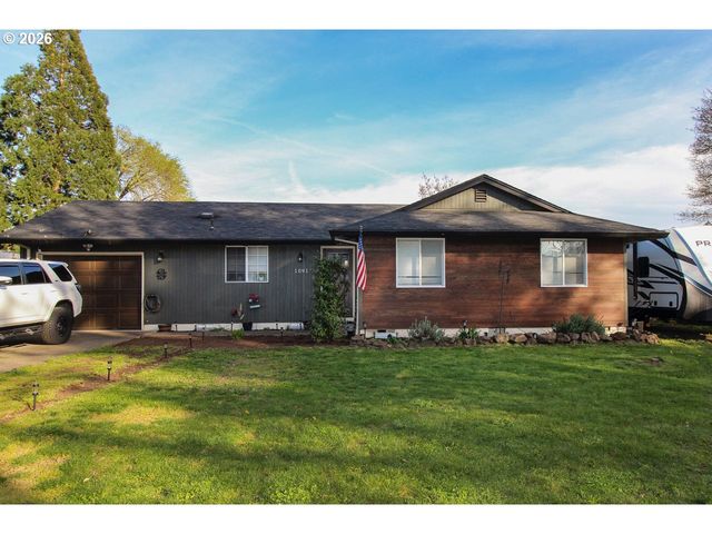 1091 Se ELM St, Dundee, OR 97115