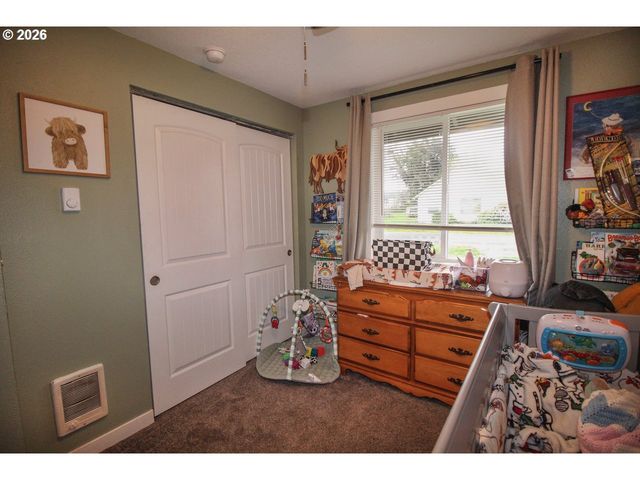 1091 Se ELM St, Dundee, OR 97115