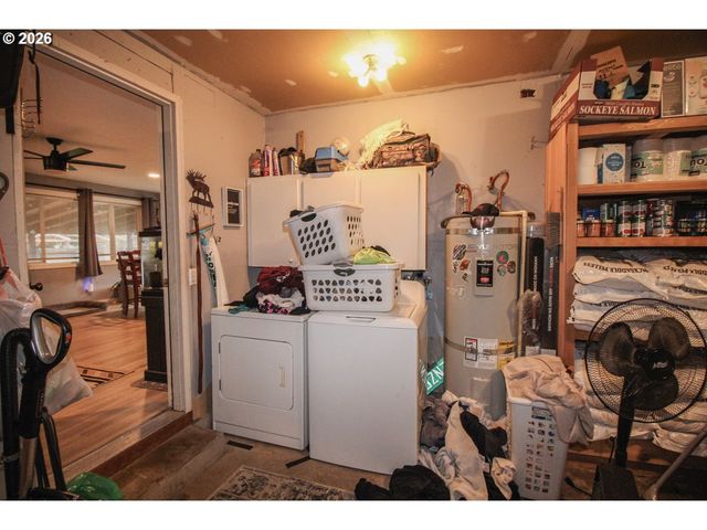 1091 Se ELM St, Dundee, OR 97115