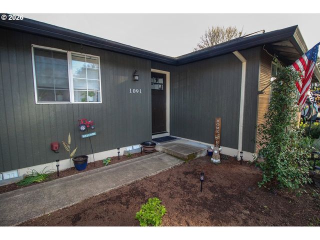 1091 Se ELM St, Dundee, OR 97115