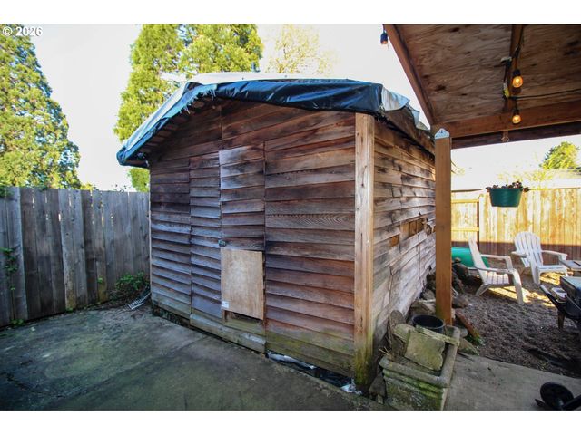 1091 Se ELM St, Dundee, OR 97115