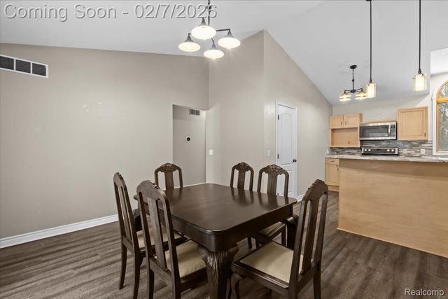 411 Rush Lake Road, Putnam Township, MI 48169