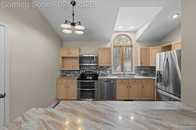 411 Rush Lake Road, Putnam Township, MI 48169