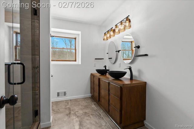 411 Rush Lake Road, Putnam Township, MI 48169