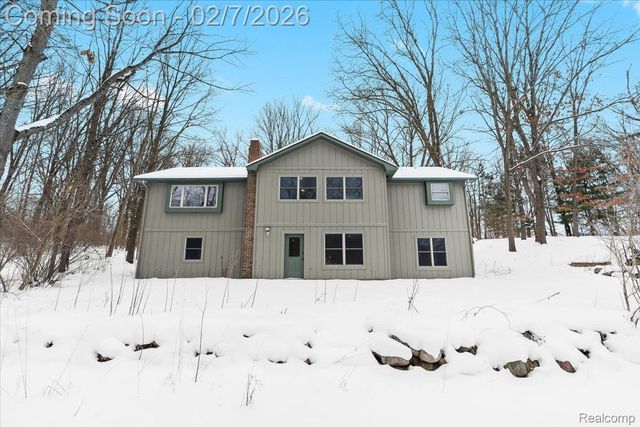 411 Rush Lake Road, Putnam Township, MI 48169