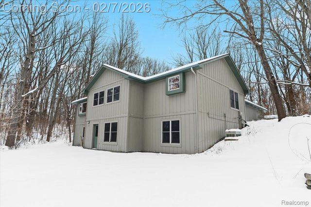 411 Rush Lake Road, Putnam Township, MI 48169