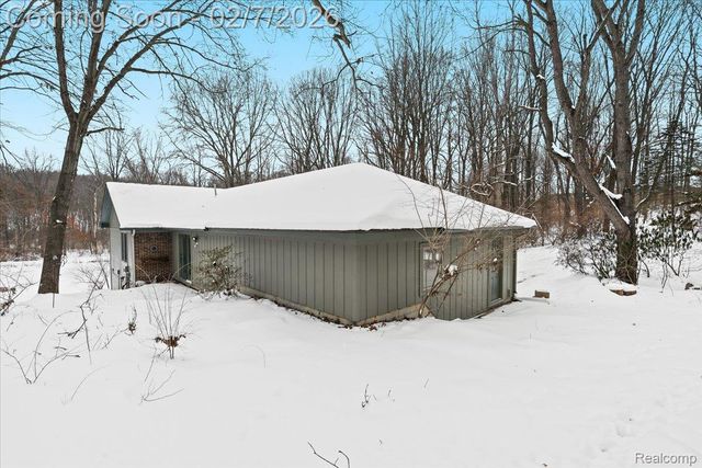 411 Rush Lake Road, Putnam Township, MI 48169