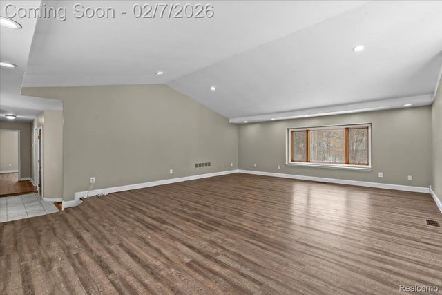 411 Rush Lake Road, Putnam Township, MI 48169