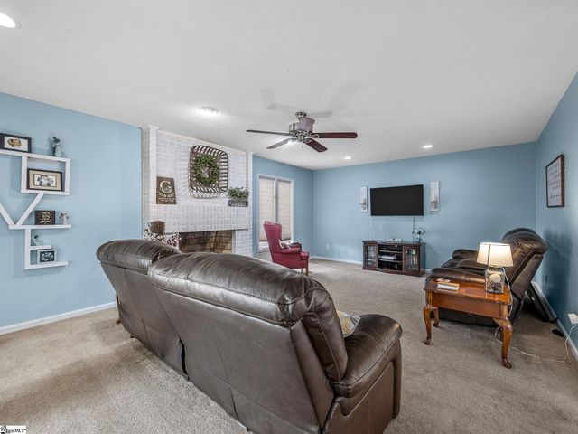 131 Riveredge Drive, Moore, SC 29369