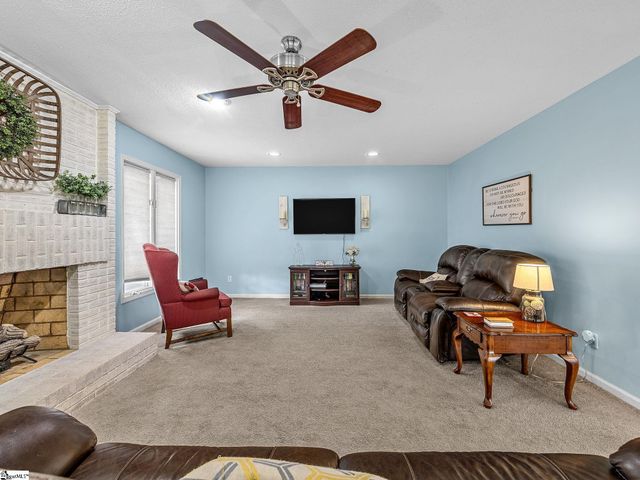 131 Riveredge Drive, Moore, SC 29369