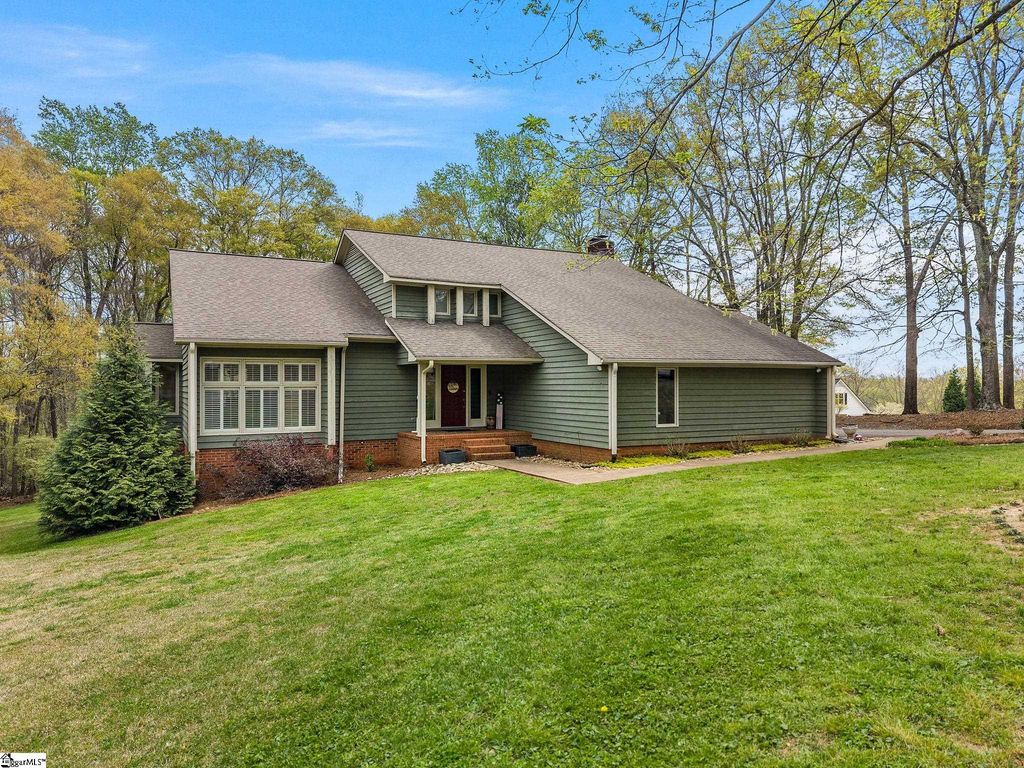 131 Riveredge Drive, Moore, SC 29369