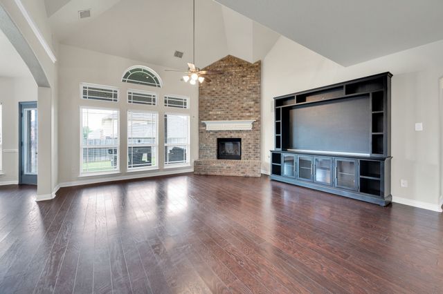 1611 Montelena Avenue, Kennedale, TX 76060
