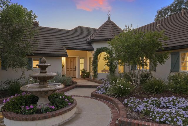 5 Country Glen, Fallbrook, CA 92028