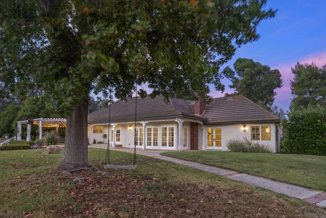 5 Country Glen, Fallbrook, CA 92028
