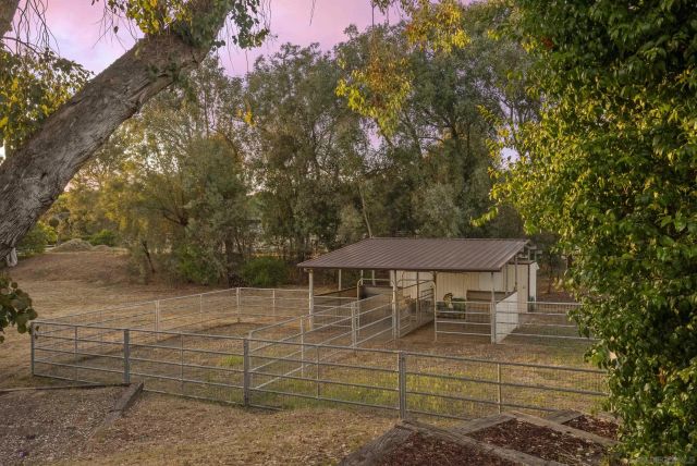 5 Country Glen, Fallbrook, CA 92028