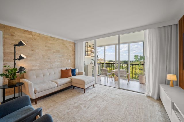 16300 Golf Club Road, Weston, FL 33326