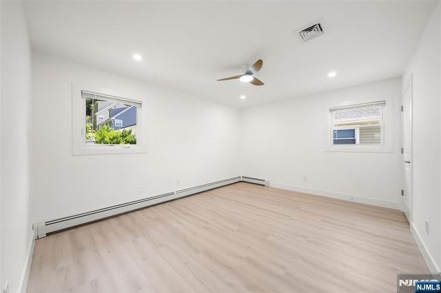 432 Oak Street, Ridgefield, NJ 07657