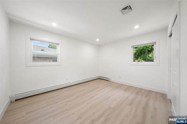 432 Oak Street, Ridgefield, NJ 07657
